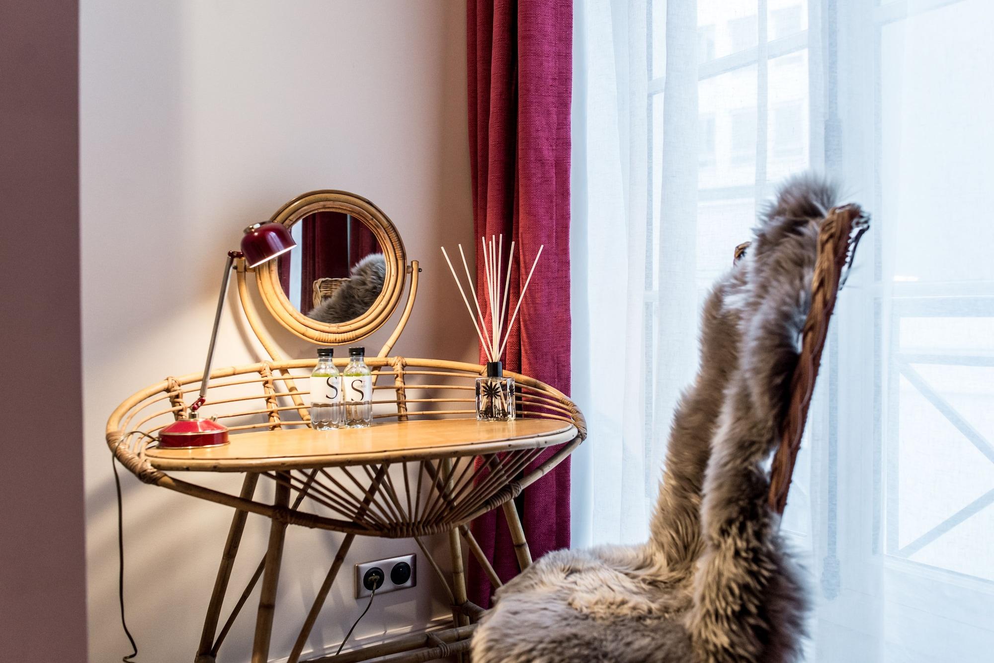 1Er Etage Sopi-Montmartre Otel Paris Dış mekan fotoğraf